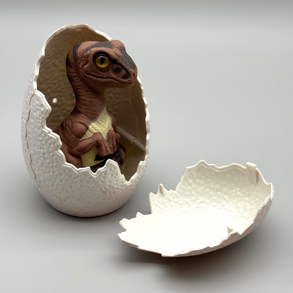 Jurassic Park Hatchling Raptor Dinosaur Egg Vintage Figure 1996 Kenner JP58
